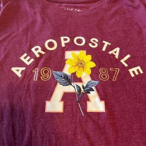 Aeropostale women's size‎ large burgundy classic crew shirt